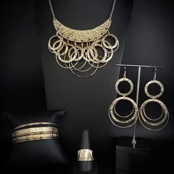 NWT!! Paparazzi Fashion Fix 4pc Set - Magnificent Musings - Picture 1 of 11